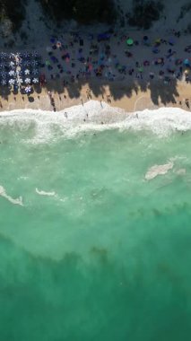 San Michele Sahili 'nin hava manzarası. Sirolo Marche Sahili.