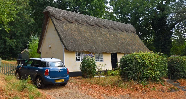 Oude Warden Mid Bedfordshire Engeland Juli 2018 Traditionele Rieten Cottage — Stockfoto