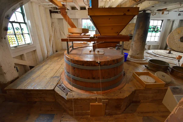 Woodbridge, Suffolk, İngiltere - 08 Eylül 2018: gelgit Mill çalışmanın iç Makinaları