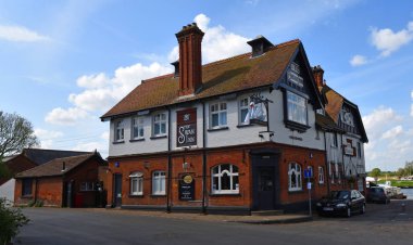 Horning, Norfolk, İngiltere - 11 Mayıs 2018: Horning Norfolk İngiltere'de Swan Inn.