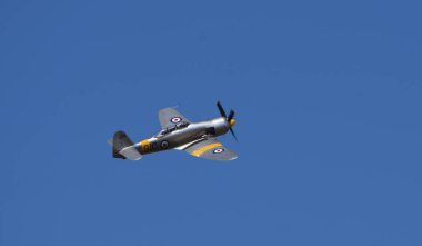 KAMBRIDGESHIRE, İNGİLTAN 25 AĞUSTOS 2019: Uçuşta Hawker Sea Fury 2.0.