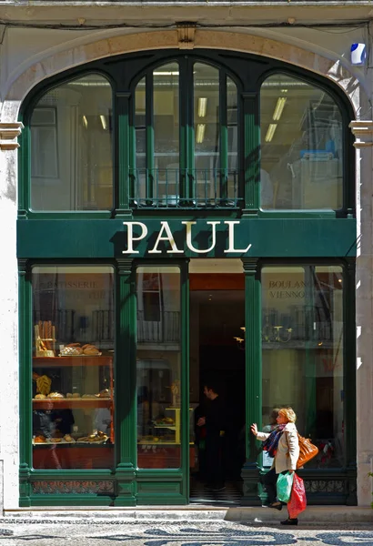 Lisbon Portugal Maart 2016 Lady Shopper Buiten Paul Bakery Cafe — Stockfoto