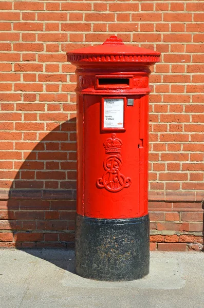 Felixstowe Suffolk Angleterre Juin 2020 Boîte Aux Lettres Rouge Isolée — Photo