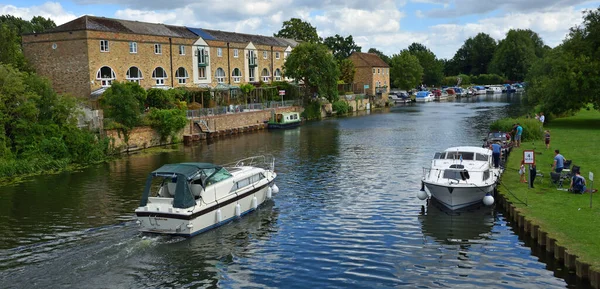 Neots Cambridgeshire Anglia 2020 Július Folyami Cirkálókkal Vízparti Tulajdonságokkal Rendelkező — Stock Fotó