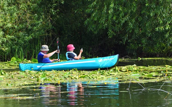 Neots Cambridgeshire England July 2020 Father Son Kayak Paddling Lily — Stock Photo, Image