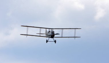 De-Havilland DH9 biplane bomber aircraft in flight 