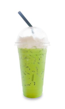 Beyaz arka plan üzerinde izole yeşil çay frappe
