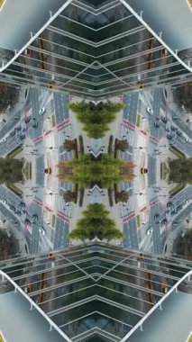 Sunset 'te Aynalı Cam Örnekleri ile Soyut Teknolojik Arkaplan, Simetrik Yansımalar ve Tünel benzeri bir Işıltı içeren Fütürist Tasarım. Yüksek kalite 4k görüntü, dikey video