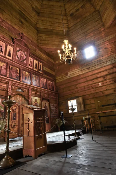 Interiör Gammal Trä Ortodoxa Kyrka Ryssland Suzdal Ikonostas Ortodoxa Ikoner — Stockfoto