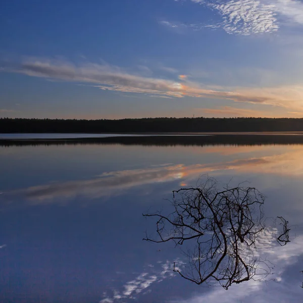 Aube Dessus Surface Tranquille Lac Matin Ciel Bleu Dans Eau — Photo