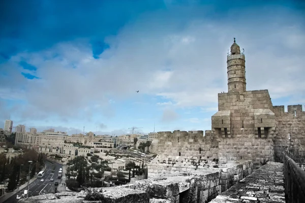 Muros Medievais Jerusalém Pedra Antiga Céu Sombrio Parede Norte Torre — Fotografia de Stock