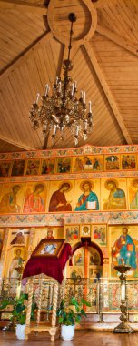 Sergiev Posad, Moscow region / Rusya: Ortodoks su kaynağı Gremyachy ve ahşap kilise. Ahşap Rus Ortodoks Kilisesi altar