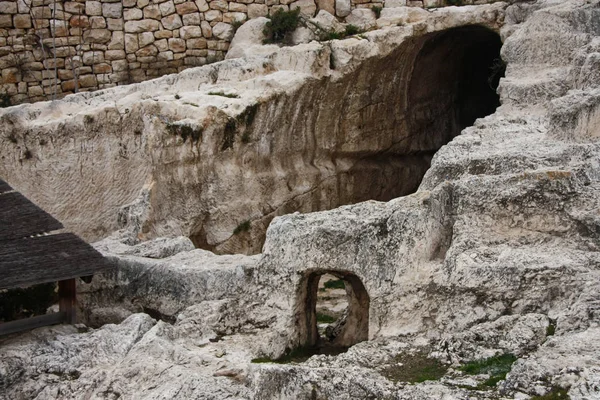 神殿の丘の下にある古代のトンネル 岩のトンネル 古代エルサレムの地下通路 — ストック写真