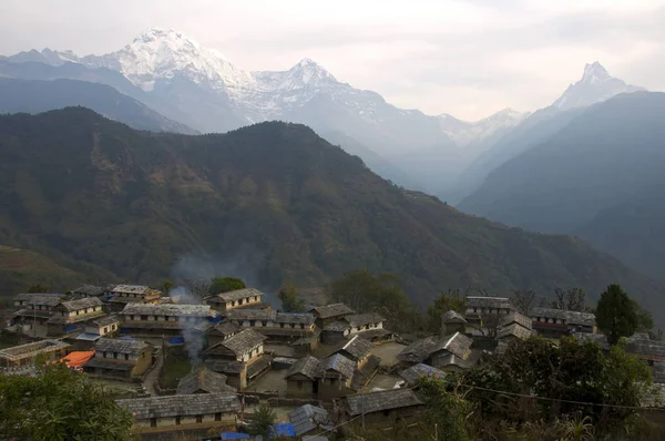 ネパール アンナプルナ ベース キャンプへのトレッキング — ストック写真