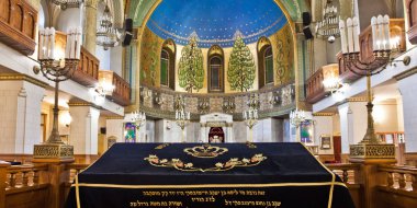 Moskova / Rusya Federasyonu-Haziran 22, 2018: tori, okuma Moskova koro Synagogue.Place Intnnier mumlar