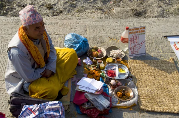 Fortunas Mujerkatmandú Nepal Febrero 2017 Adivino Predice Futuro Una Mujer — Foto de Stock