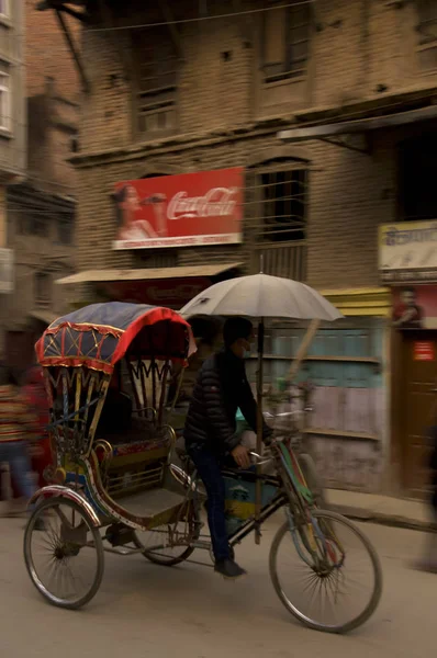 Trishawkatmandú Nepal Febrero 2017 Trishaw Las Calles Katmandú — Foto de Stock