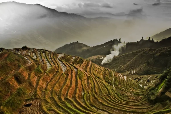 테라스는 석양에 라이스 테라스와 풍경입니다 Yangshuo Longsheng — 스톡 사진