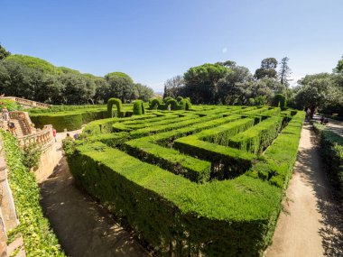 Barcelona, İspanya - 10 Eylül 2017: Horta'nın labirent turist ivisiting göster.
