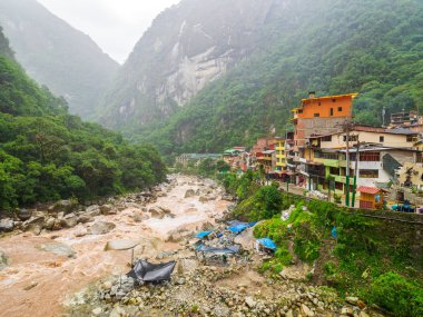 Aguascalientes, Peru - 5 Ocak 2017. Urubamba nehri manzarası