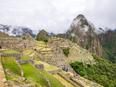 Aguascalientes, Peru - 5 Ocak 2017. Machu Picchu çevresindeki dağları kaplayan bulutlar