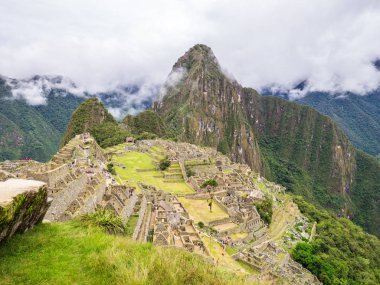 Aguascalientes, Peru - 5 Ocak 2017. Machu Picchu sitesini kaplayan bulutlar
