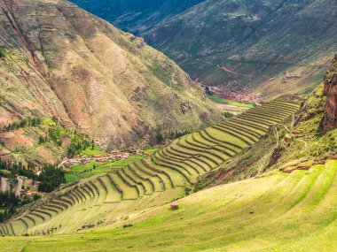 Pisaq Arkeoloji Parkı manzarası