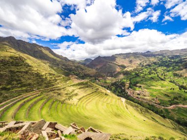Pisaq Arkeoloji Parkı manzarası