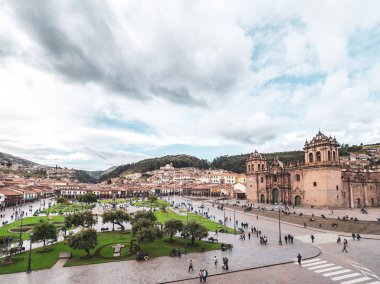 Cusco, Peru - 2 Ocak 2017. Plaza de Armas Cusco, Peru İspanyol koloni tarzı mimarisinin görünümü