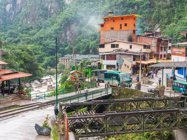 Aguascalientes, Peru - 5 Ocak 2017. Yürüyen turistlerin görünümü