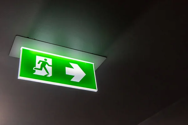 Fire Exit Green Emergency Exit Sign — Stock Photo, Image