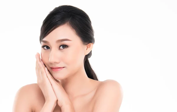 Belle Jeune Femme Asiatique Avec Peau Fraîche Propre Regarder Ailleurs — Photo