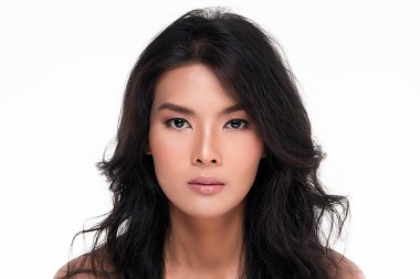 Güzel genç Asyalı kadın ile temiz taze cilt bak, kız güzellik yüz bakımı. Yüz tedavi, kozmetik, güzellik ve spa.