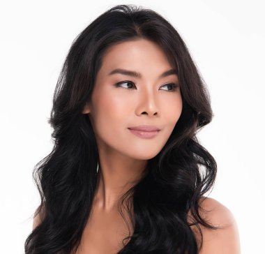 Güzel genç Asyalı kadın ile temiz taze cilt bak, kız güzellik yüz bakımı. Yüz tedavi, kozmetik, güzellik ve spa.