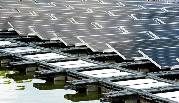 Сонячна Електростанція Плаває Воді Екологічна Енергія Відновлювана Сонячна Панель Електростанція — стокове фото