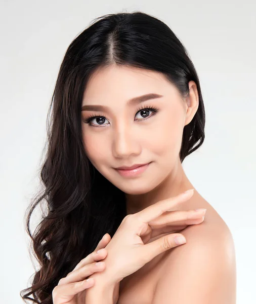 Piękna Młoda Azjatycka Kobieta Czystą Świeżą Skórą Pielęgnacja Twarzy Dziewczyny — Zdjęcie stockowe