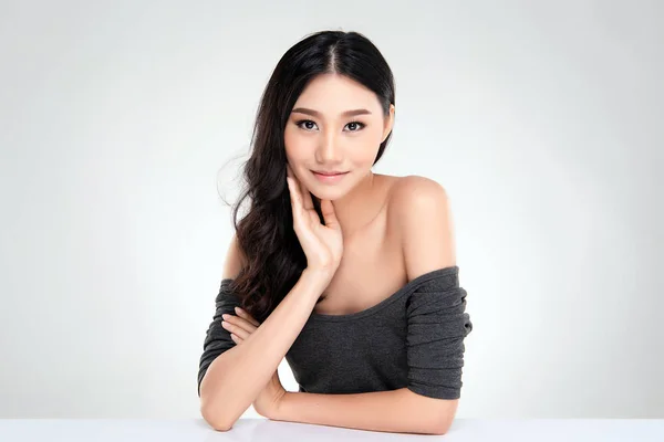 Hermosa Mujer Asiática Joven Con Aspecto Piel Limpia Fresca Chica —  Fotos de Stock