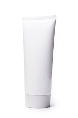 Boş beyaz kozmetik tüp beyaz arka plan üzerinde izole