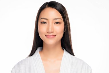 Temiz ciltli güzel bir Asyalı kadın. Güzel kız yüz bakımı. Yüz bakımı. Kozmetik, güzellik ve kaplıca.