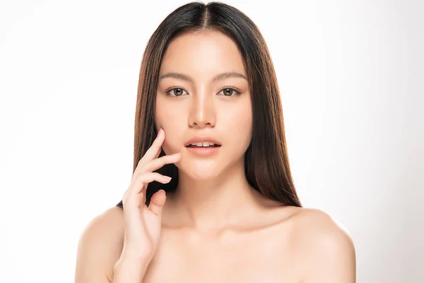 Krásná Mladá Asijská Žena Čistou Svěží Pletí Vzhled Péče Krásnou — Stock fotografie