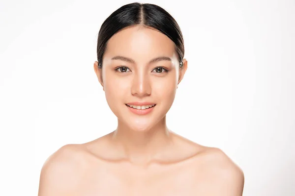 Mooie Jonge Aziatische Vrouw Met Schone Frisse Huid Look Schoonheidsmeisje — Stockfoto