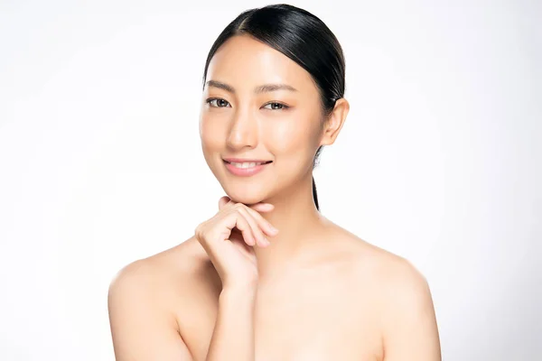 Temiz ciltli güzel Asyalı bir kadın. — Stok fotoğraf