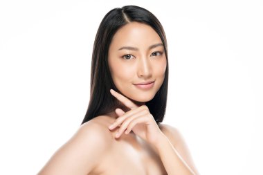 Temiz ciltli güzel Asyalı bir kadın.