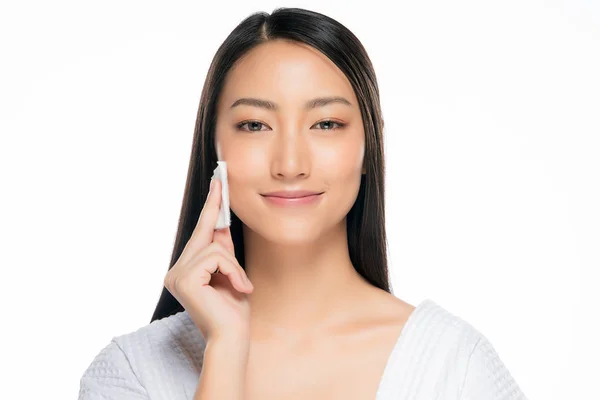 Vacker ung asiatisk kvinna med ren fräsch hud — Stockfoto