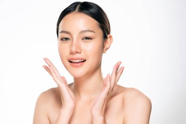 Temiz ciltli güzel Asyalı bir kadın.