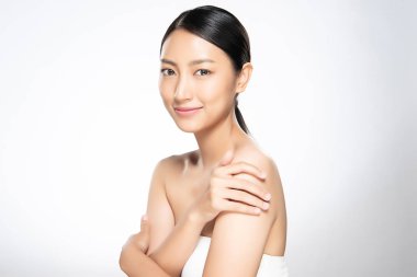 Temiz ciltli güzel Asyalı bir kadın.,