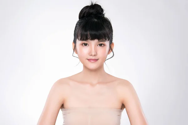 स्वच्छ ताजे त्वचा सुंदर युवा एशियन महिला , — स्टॉक फोटो, इमेज