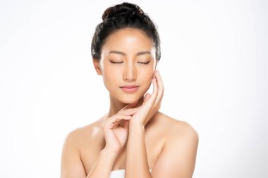 Temiz ciltli güzel Asyalı bir kadın.,