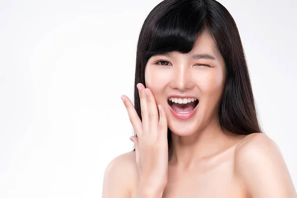 Bella giovane donna asiatica con pelle fresca e pulita, — Foto Stock