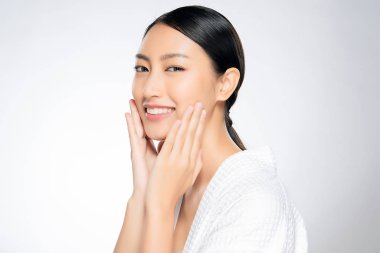 Temiz ciltli güzel Asyalı bir kadın.,